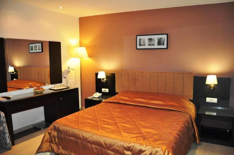 Apollon Hotel โตโล ภายนอก รูปภาพ