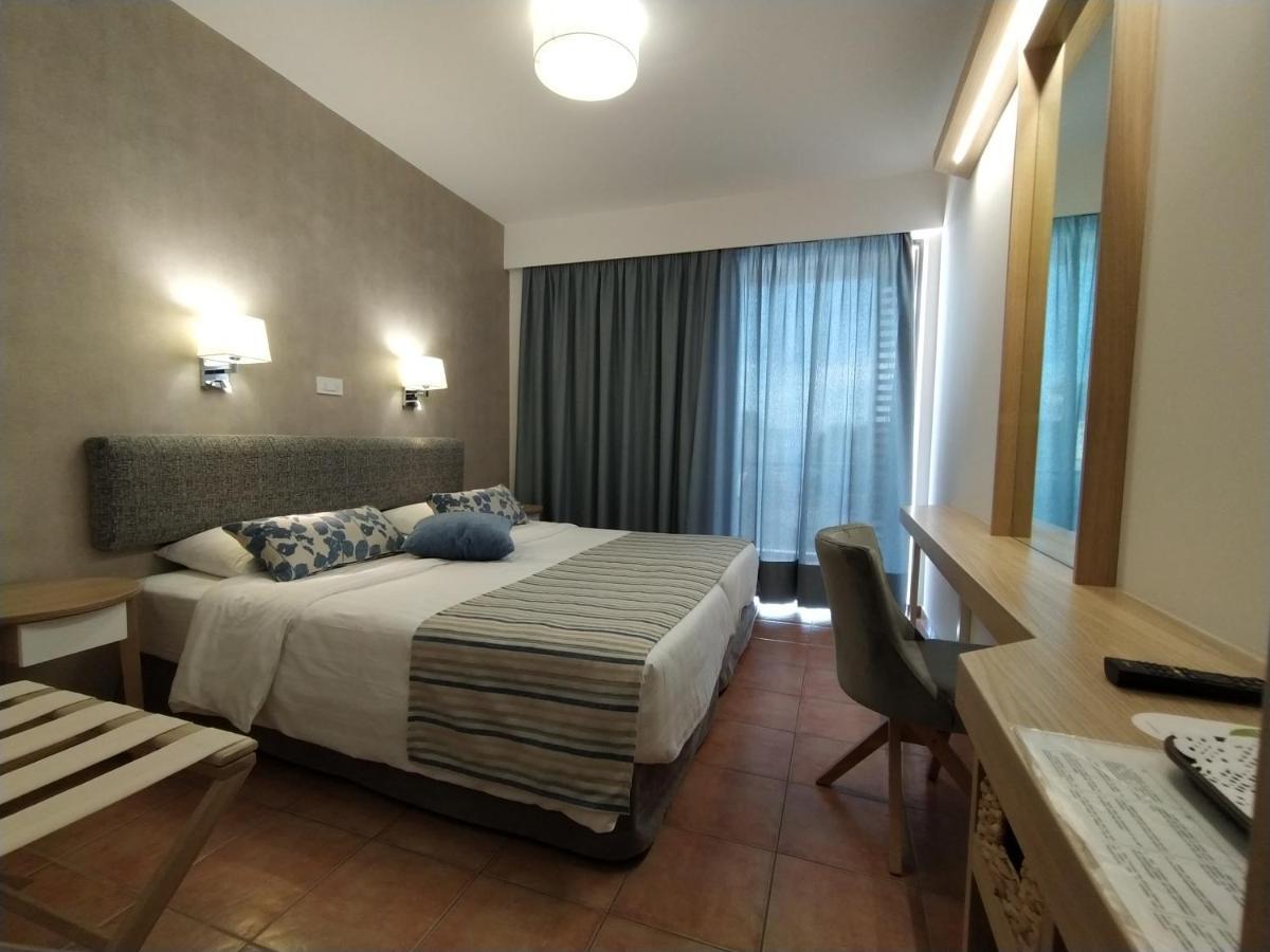 Apollon Hotel โตโล ภายนอก รูปภาพ
